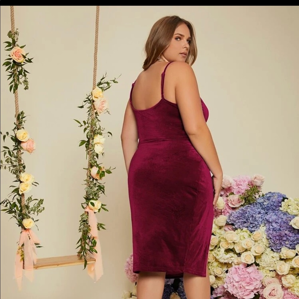 Shein burgundy velvet plus dress w/ split 3X brand new. NO TAGS - Picture 3 of 3